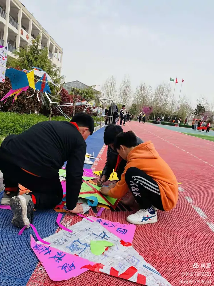 又是一年三月三,风筝飞满天